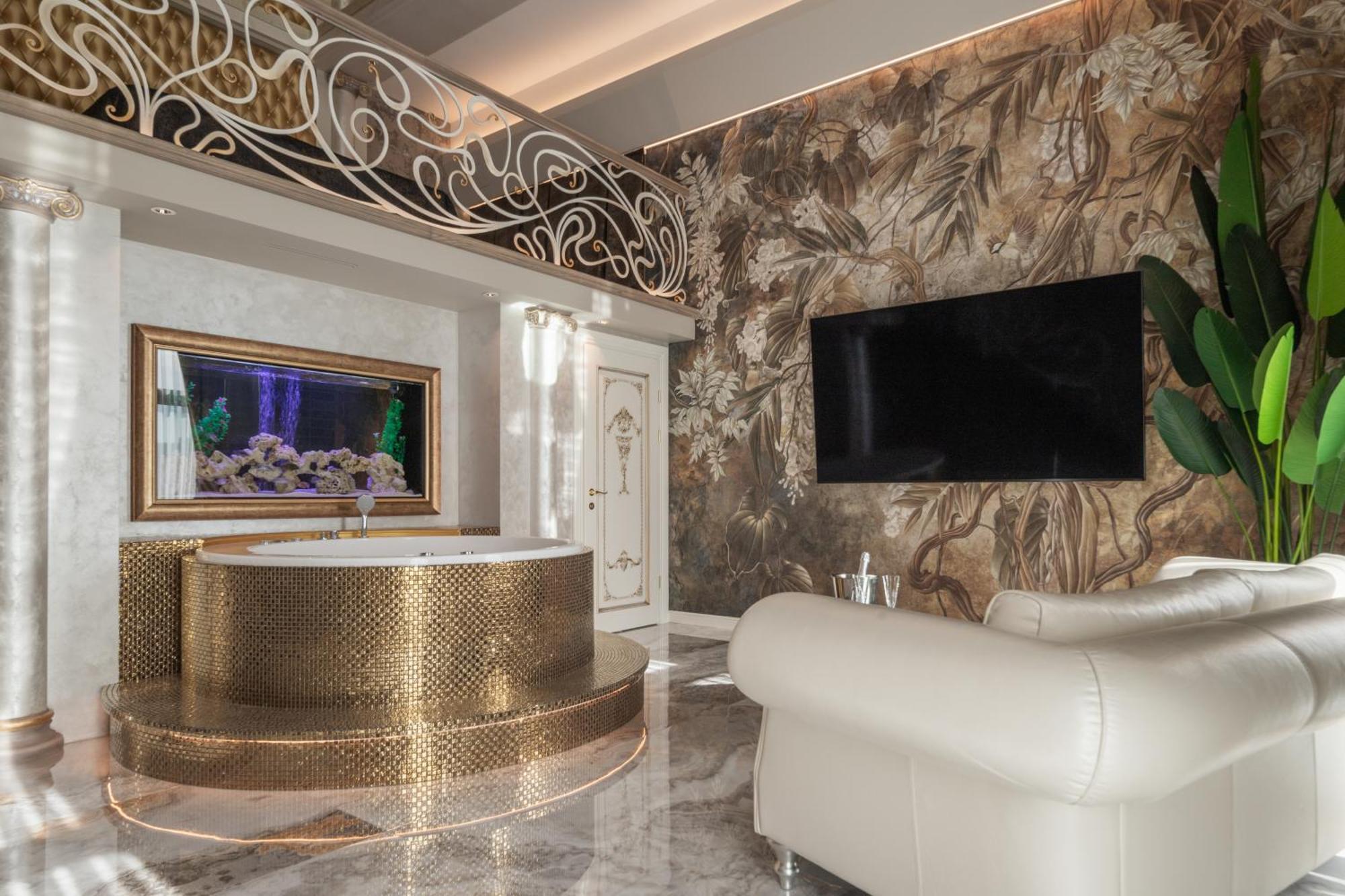 Jacuzzi Exotica Apartment クライペダ エクステリア 写真